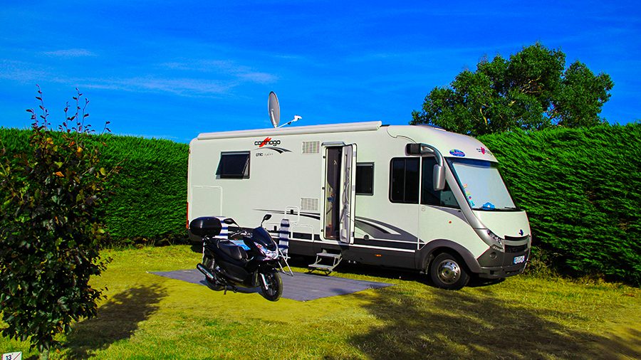 Les emplacements du Camping les Rôches à Erquy