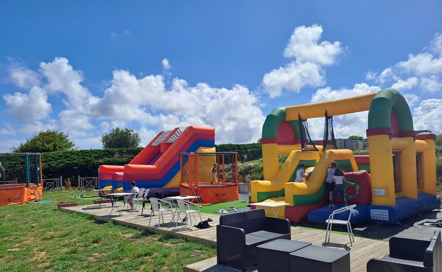 Structures gonflables et trampolines